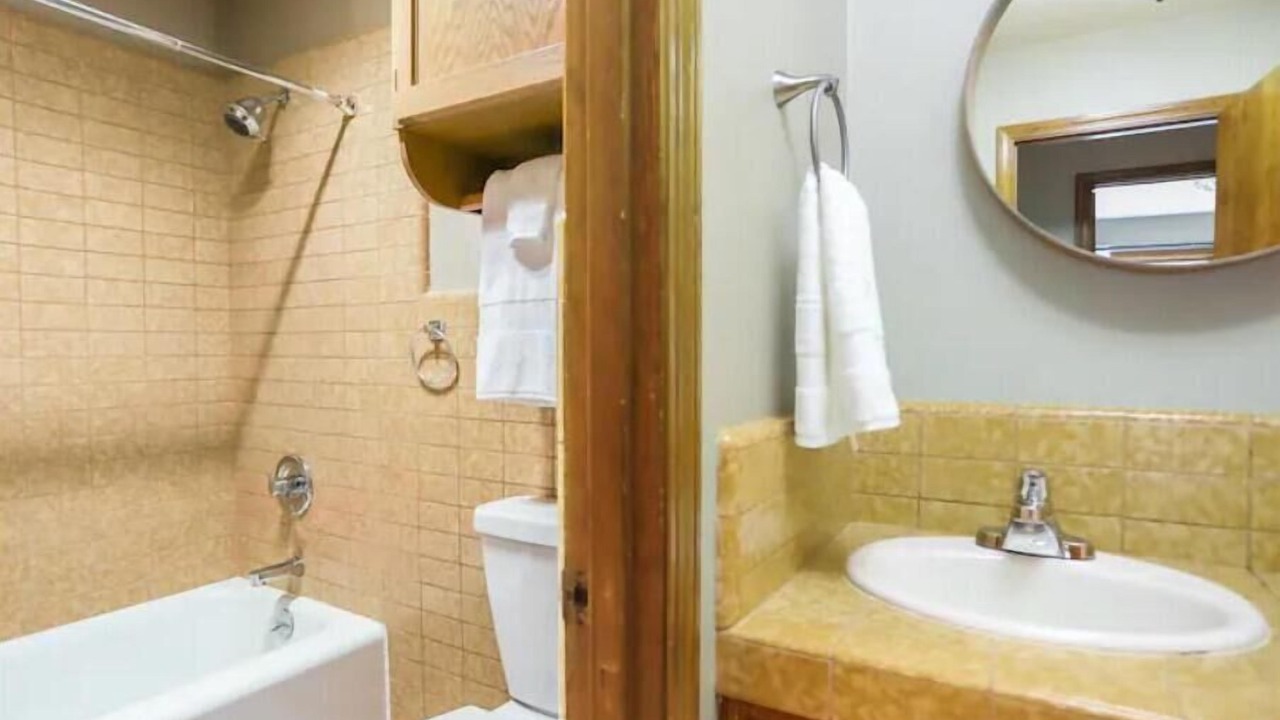 Photo of Bathroom in Sandy