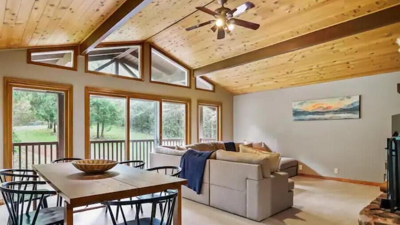 Photo of Livingroom in Sandy