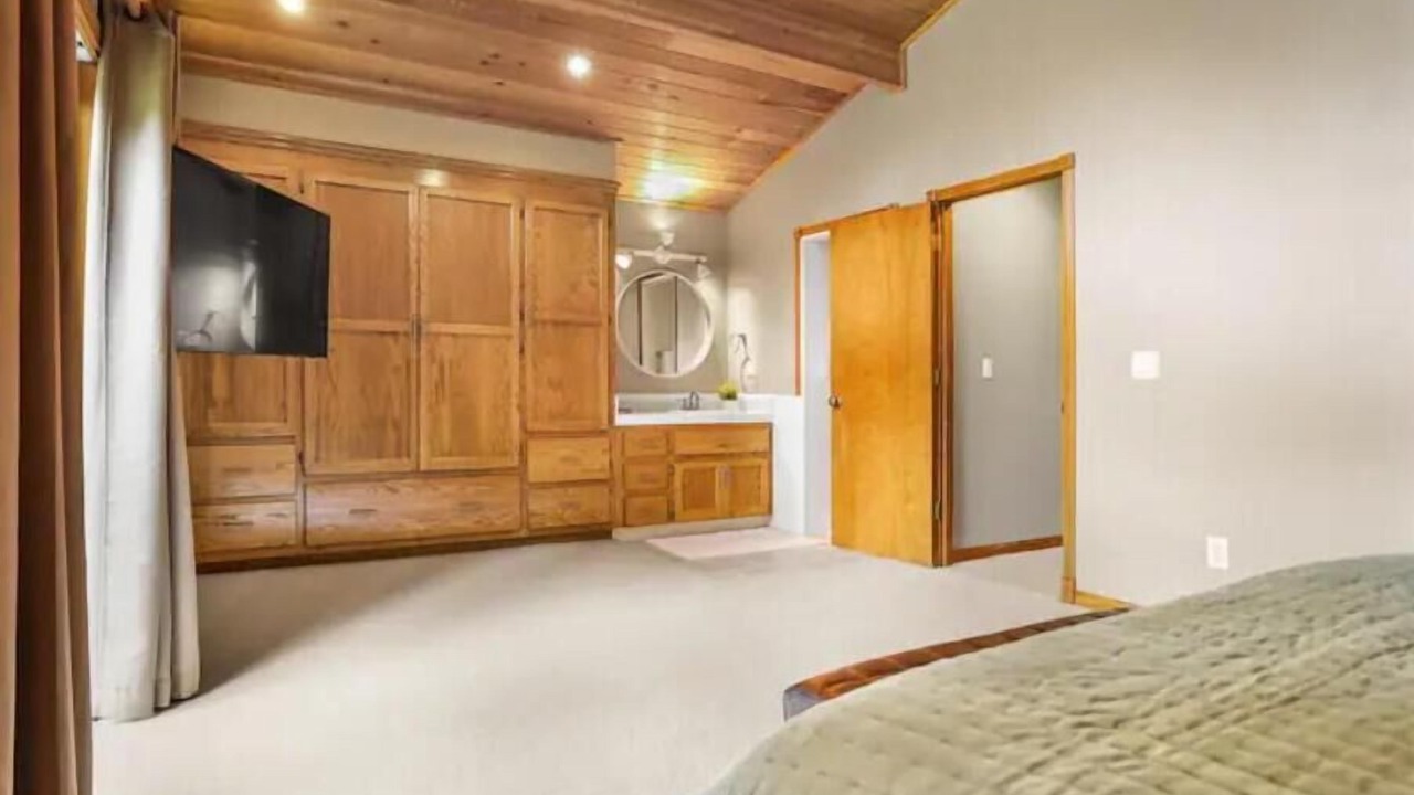 Photo of Bedroom in Sandy