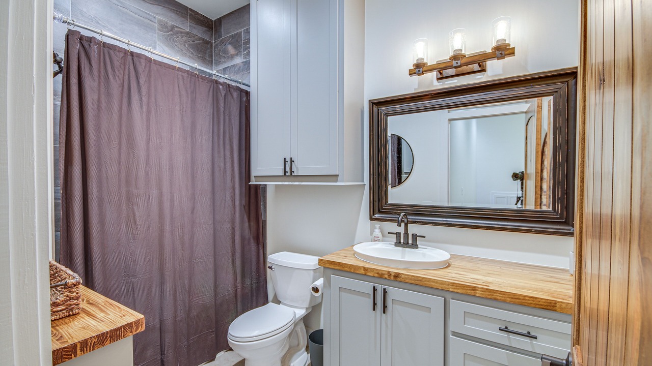 Photo of Bathroom in Tougaloo