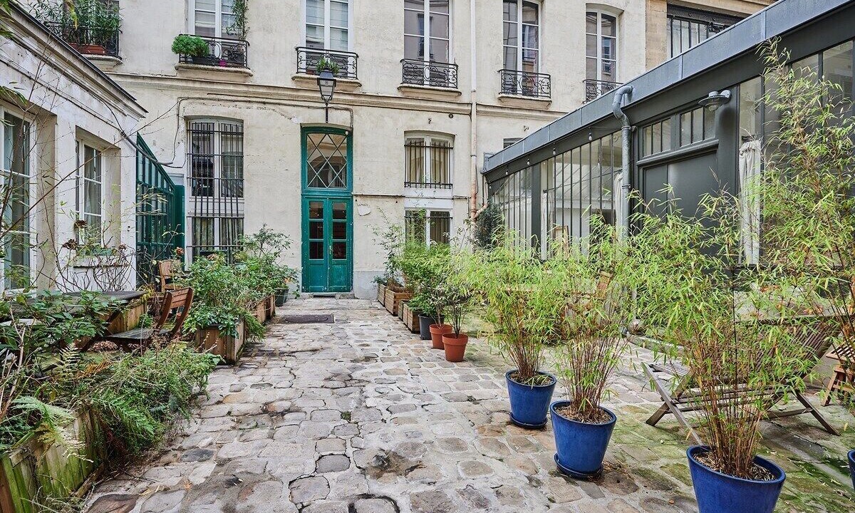 Photo of Others in Quartier de la Porte-Saint-Denis