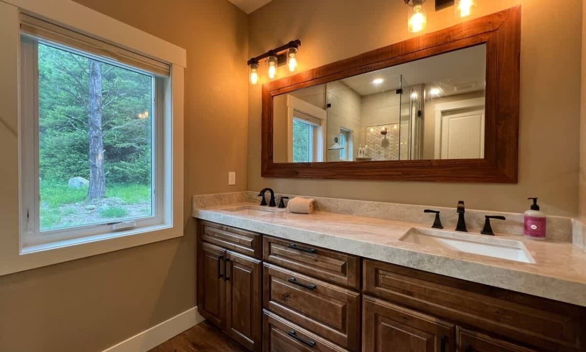 Photo of Bathroom in Lakeside