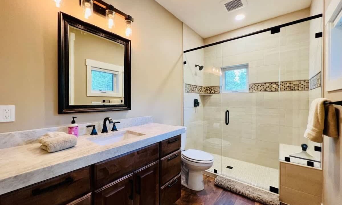 Photo of Bathroom in Lakeside