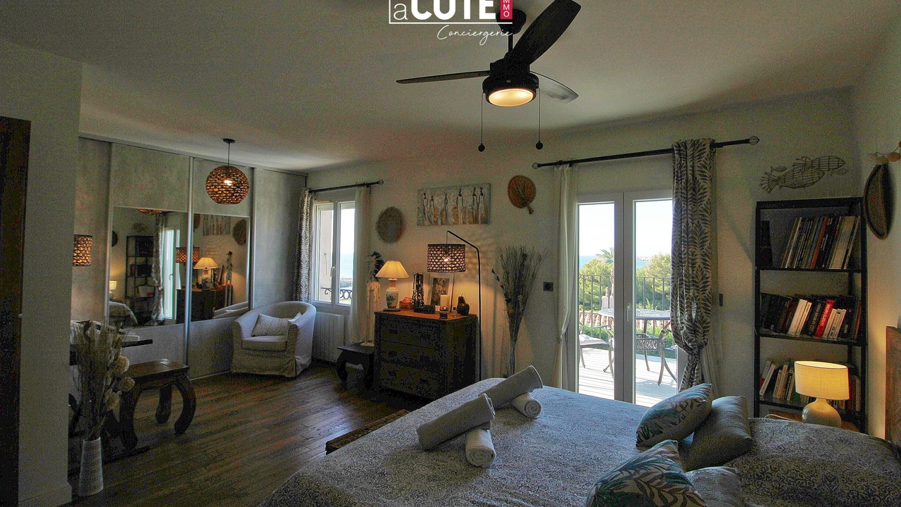 Photo of Bedroom in Sausset-les-Pins