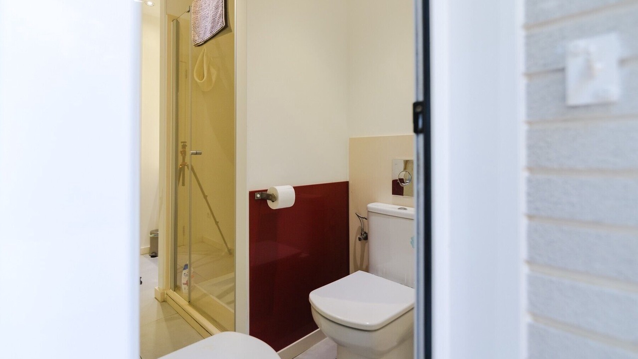 Photo of Bathroom in Quint Mar