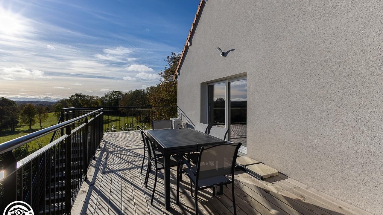 Photo of Outdoor in Saint-Georges-de-Mons