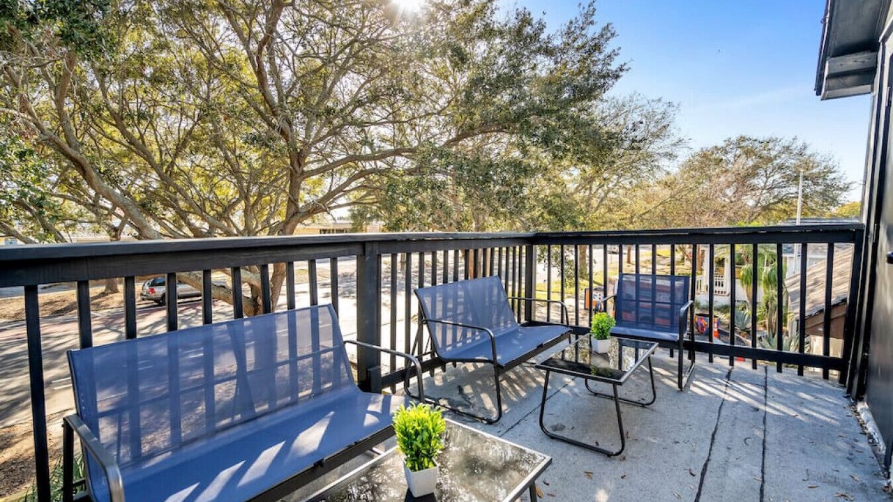 Photo of Patio Balcony in St. Petersburg