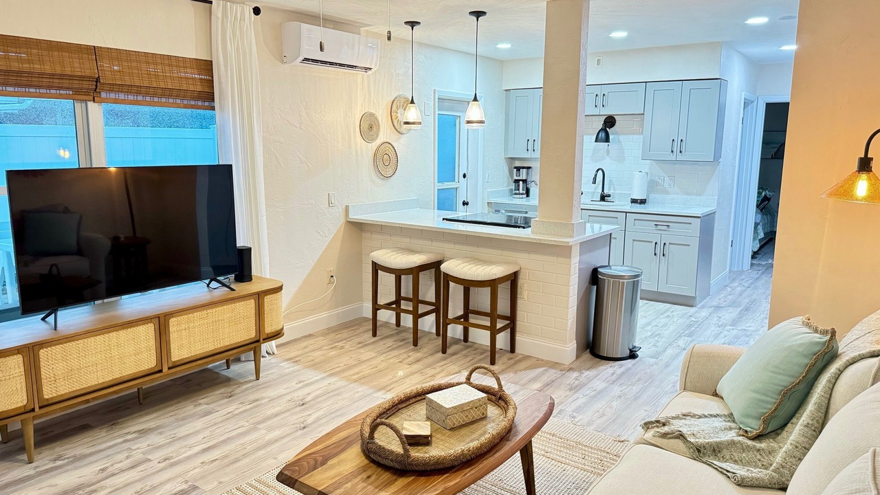 Photo of Livingroom in Treasure Island