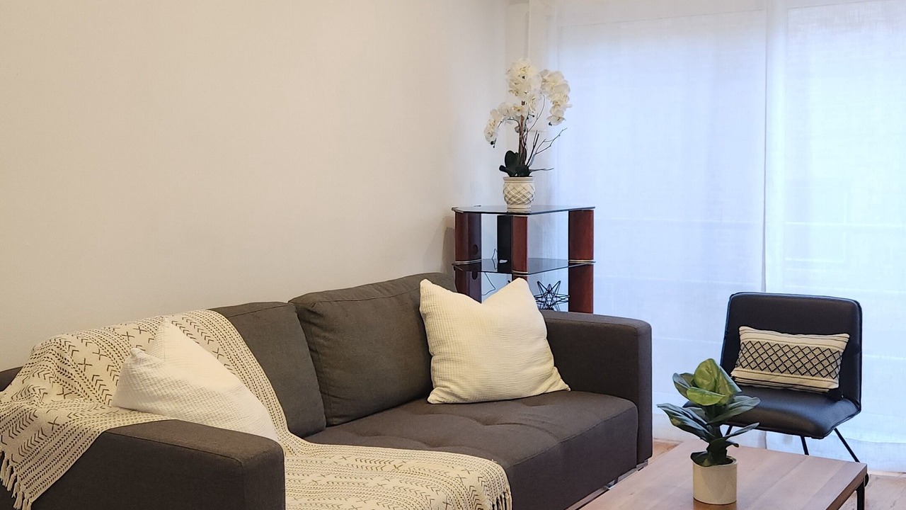 Photo of Livingroom in Wrigleyville