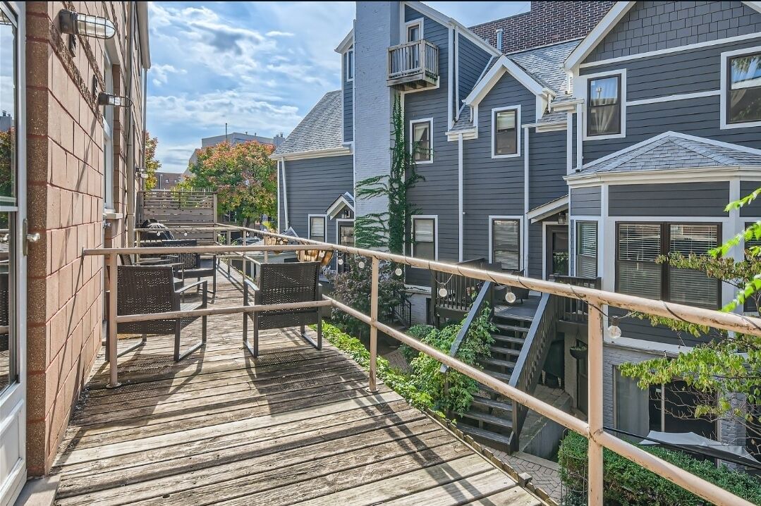 Photo of Patio Balcony in Wrigleyville
