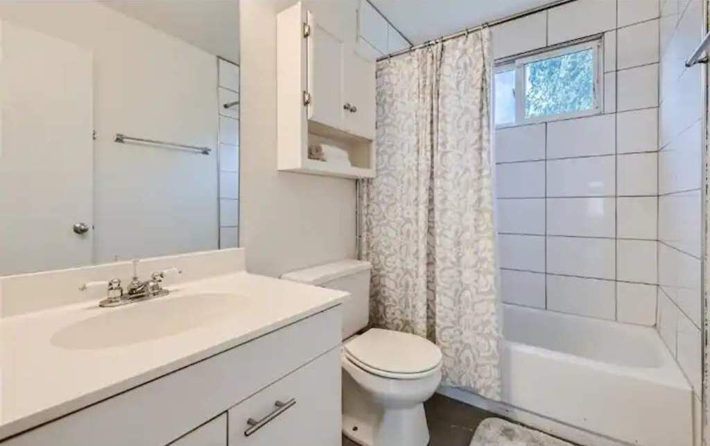 Photo of Bathroom in Wrigleyville