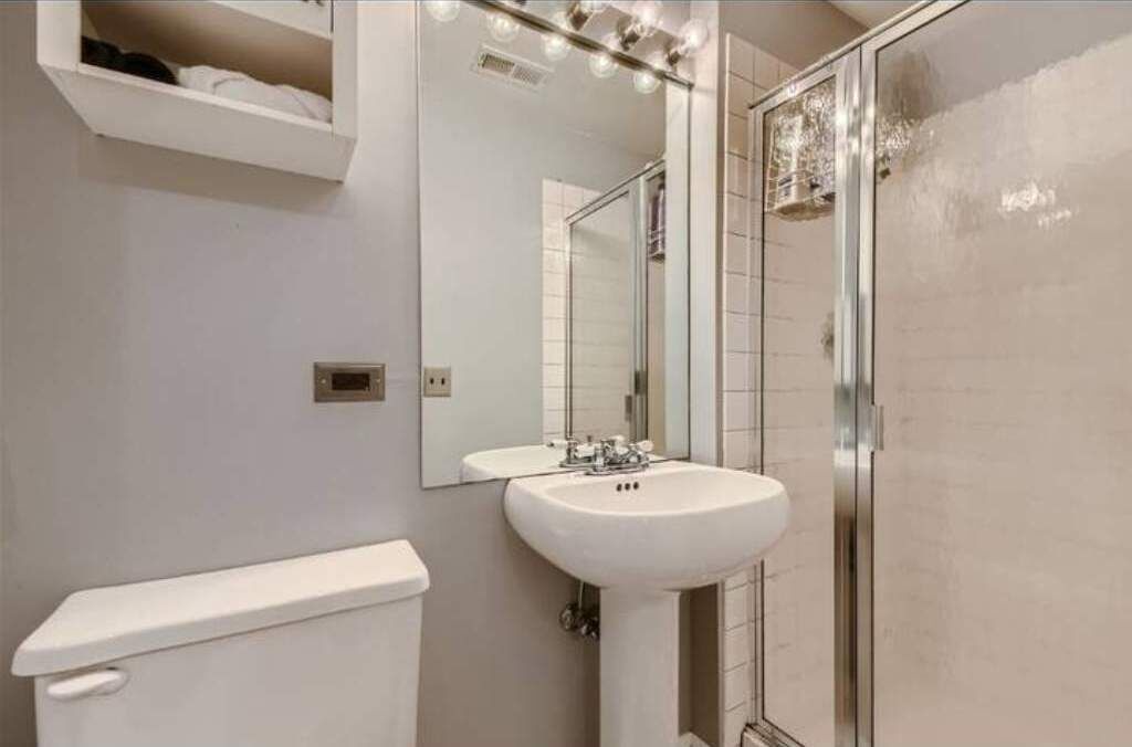 Photo of Bathroom in Wrigleyville
