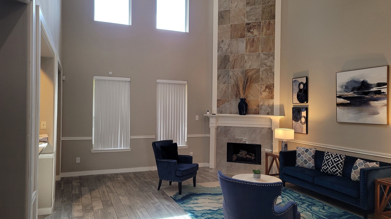 Photo of Livingroom in Spring