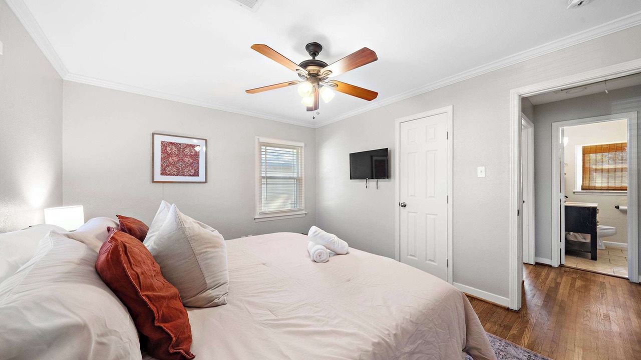 Photo of Bedroom in Pasadena