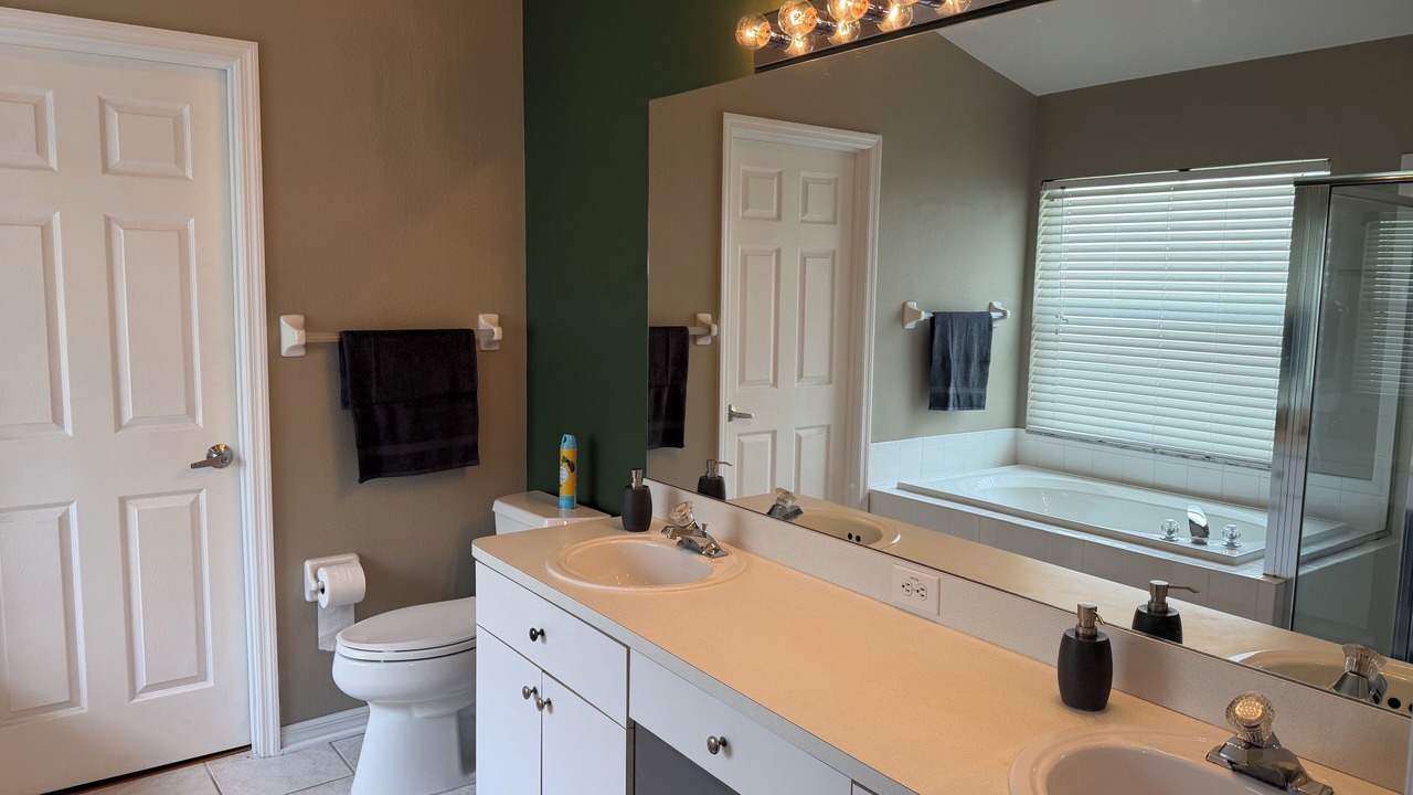 Photo of Bathroom in Lake Bernadette