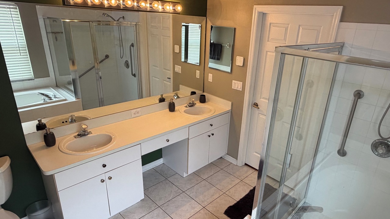 Photo of Bathroom in Lake Bernadette