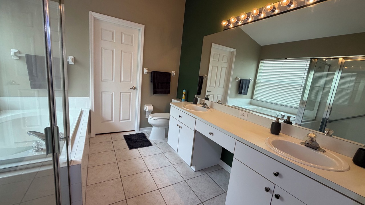 Photo of Bathroom in Lake Bernadette