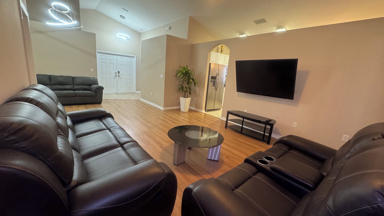 Photo of Livingroom in Lake Bernadette