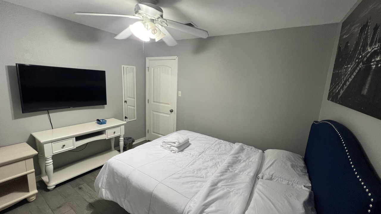 Photo of Bedroom in Southbelt/Ellington