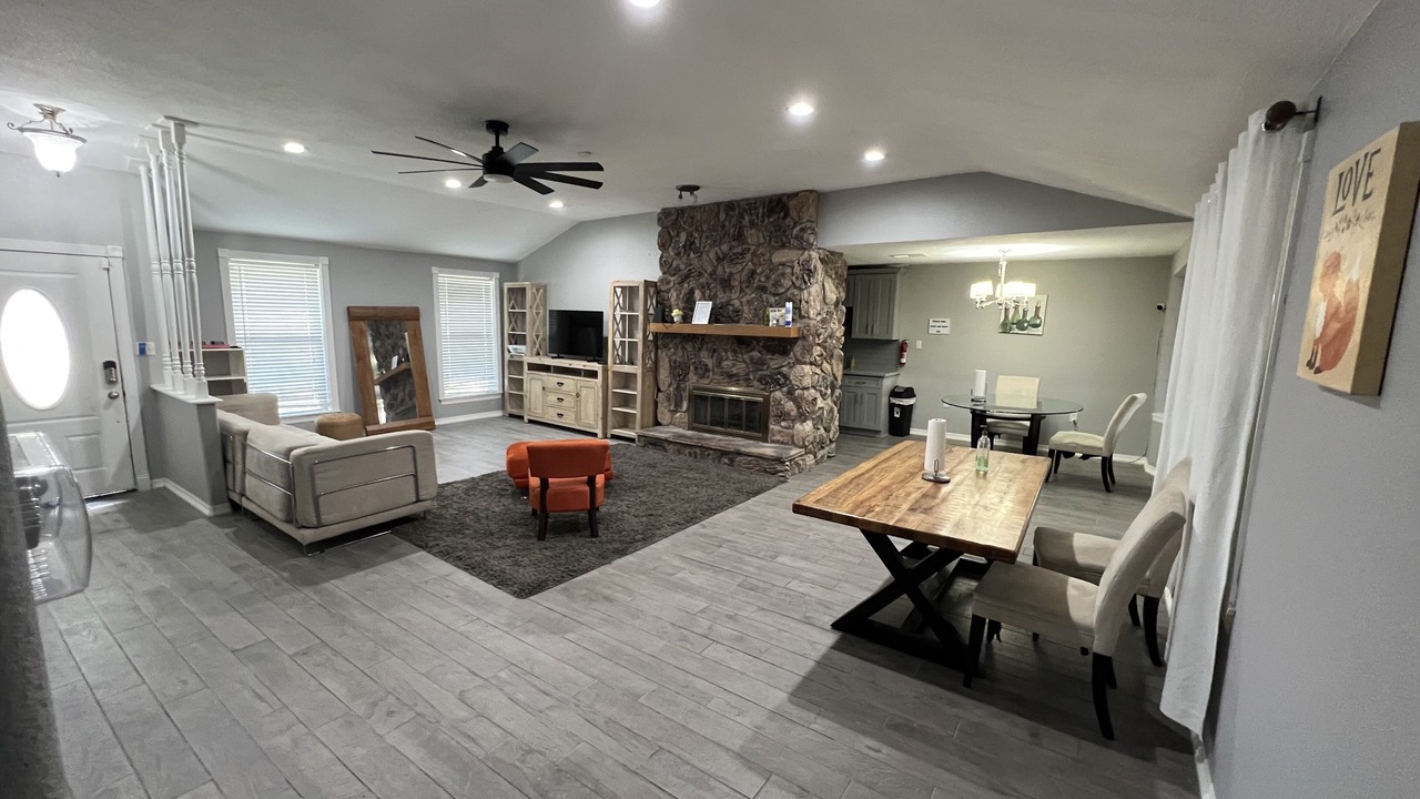 Photo of Livingroom in Southbelt/Ellington