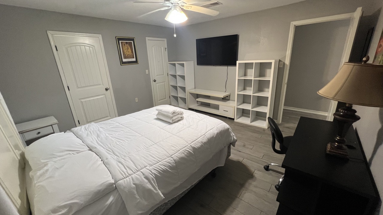 Photo of Bedroom in Southbelt/Ellington