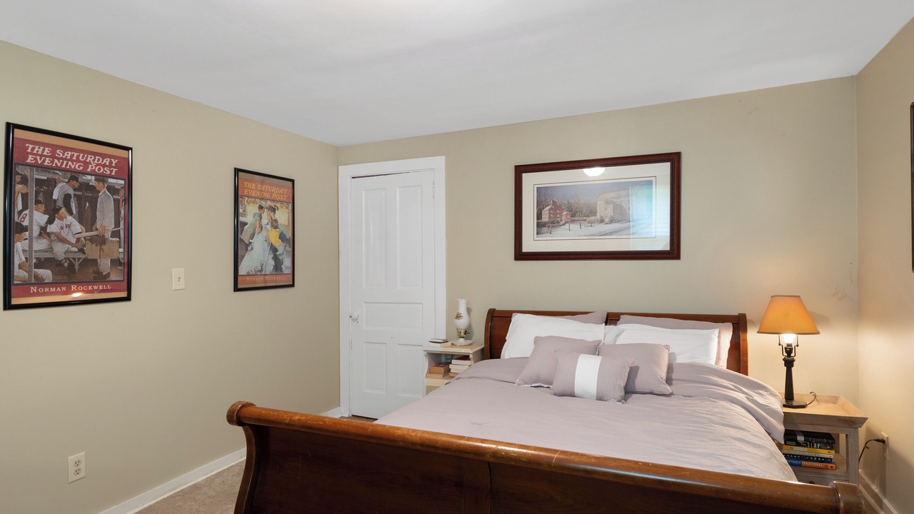 Photo of Bedroom in Monterey