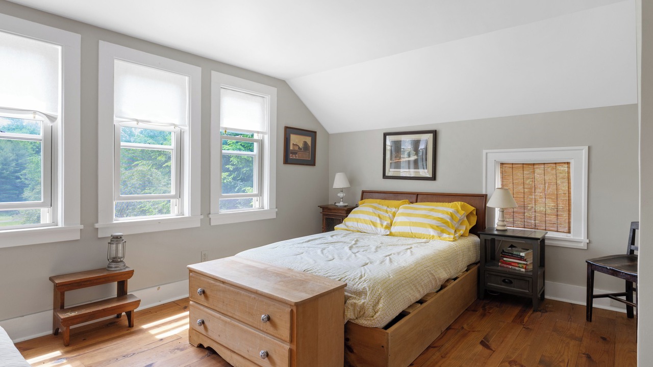 Photo of Bedroom in Monterey