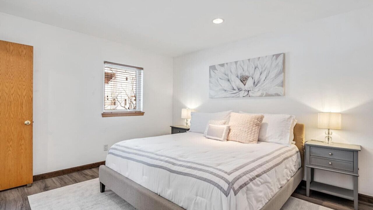 Photo of Bedroom in Basalt