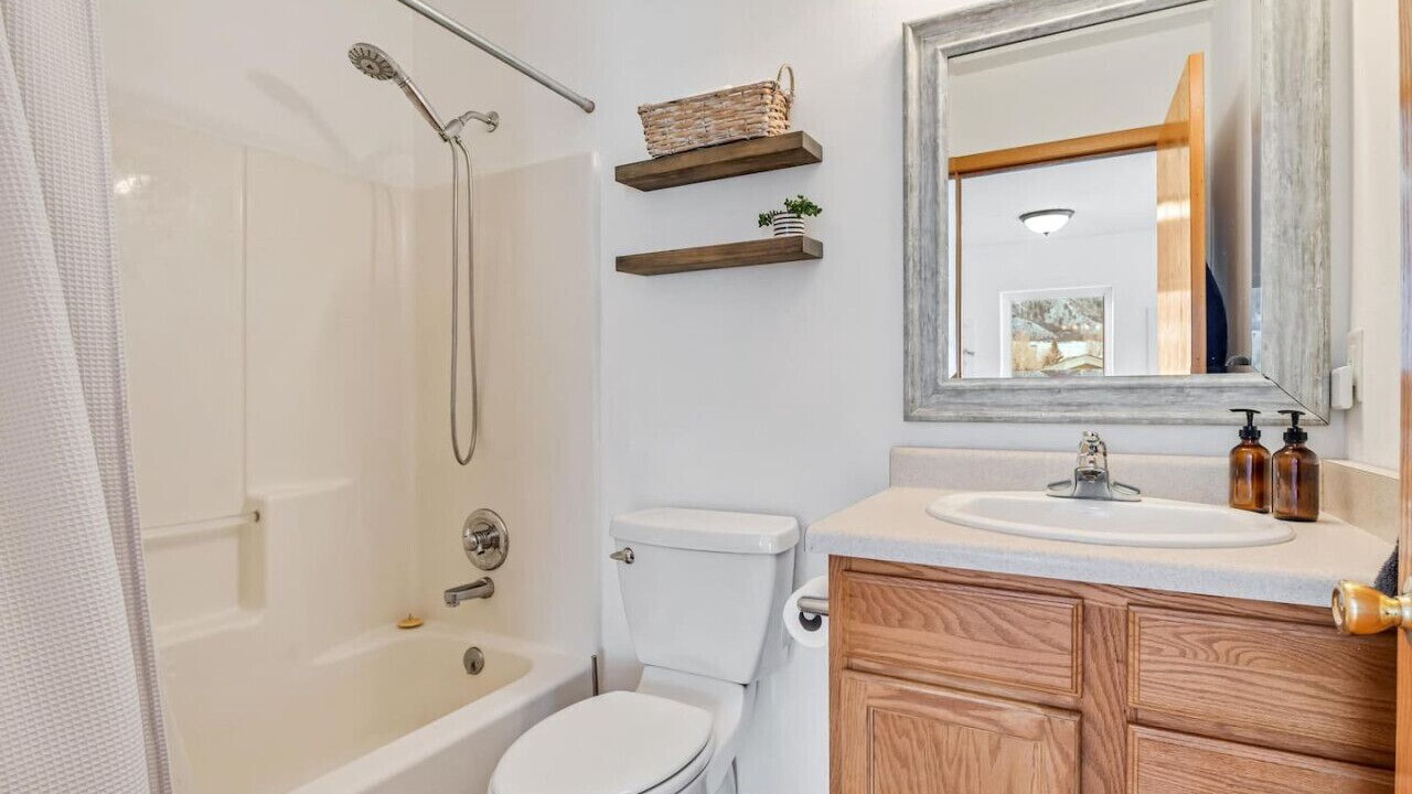 Photo of Bathroom in Basalt