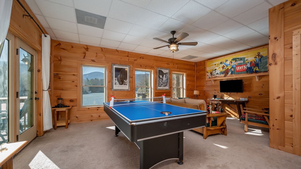 Photo of Bedroom in Lake Lure