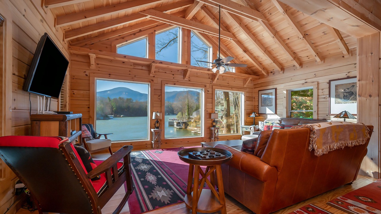 Photo of Livingroom in Lake Lure