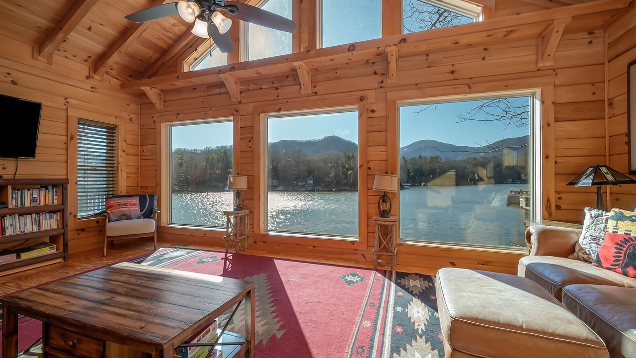 Photo of Livingroom in Lake Lure