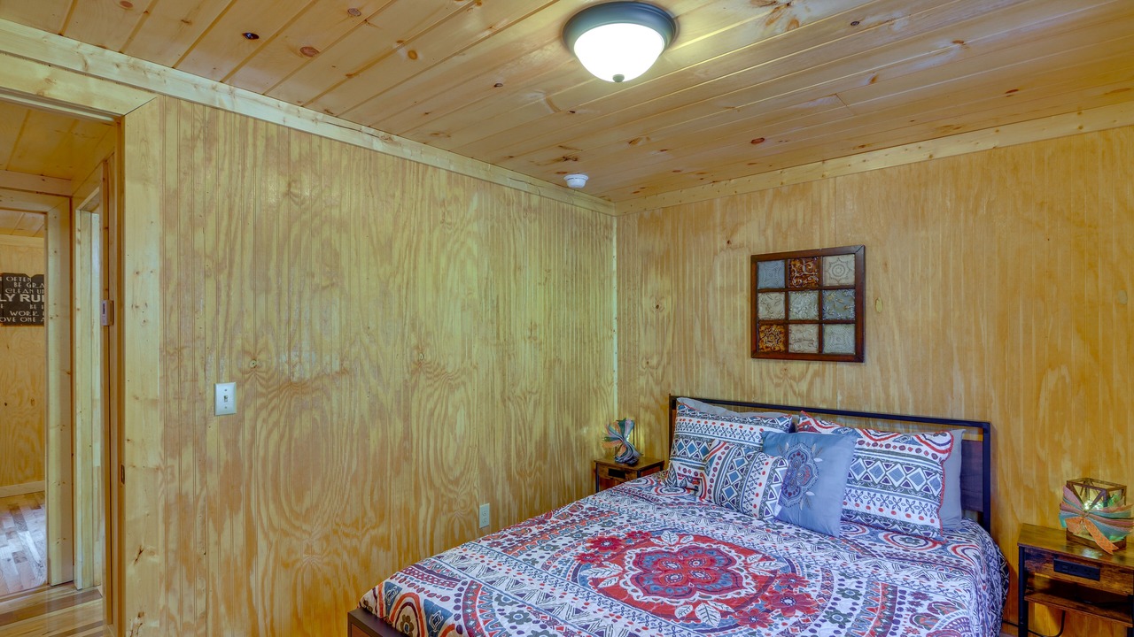 Photo of Bedroom in Beattyville
