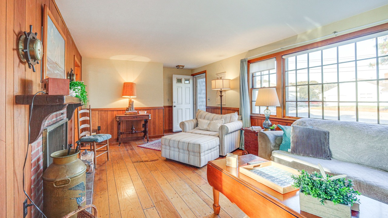 Photo of Livingroom in West Dennis