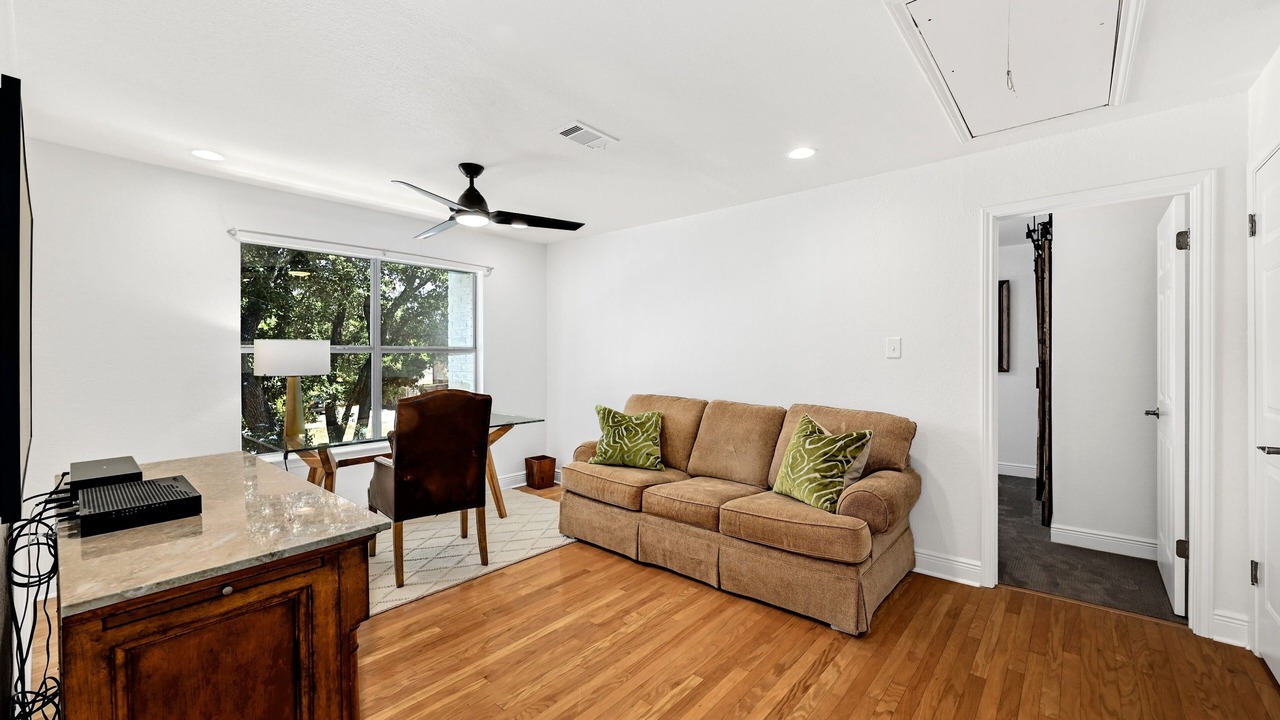 Photo of Livingroom in Deer Creek