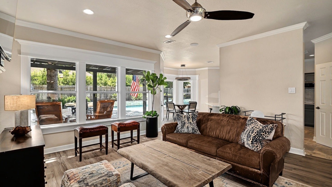 Photo of Livingroom in Deer Creek