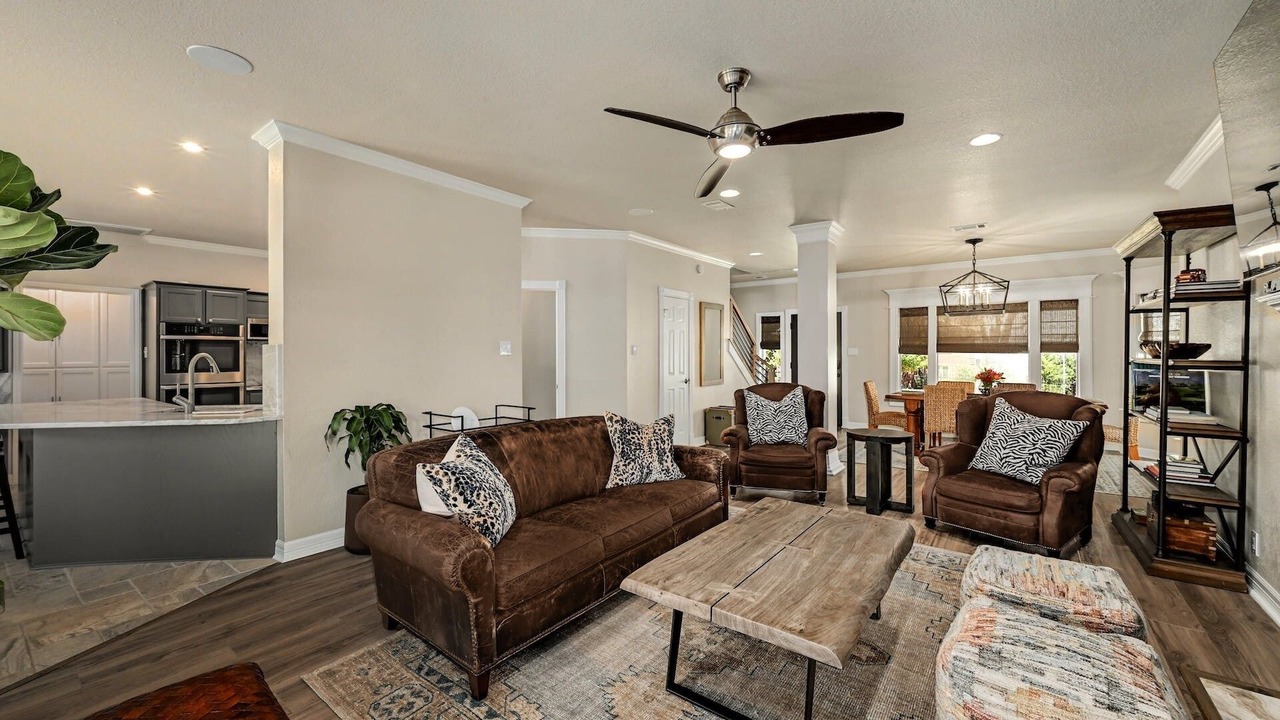 Photo of Livingroom in Deer Creek