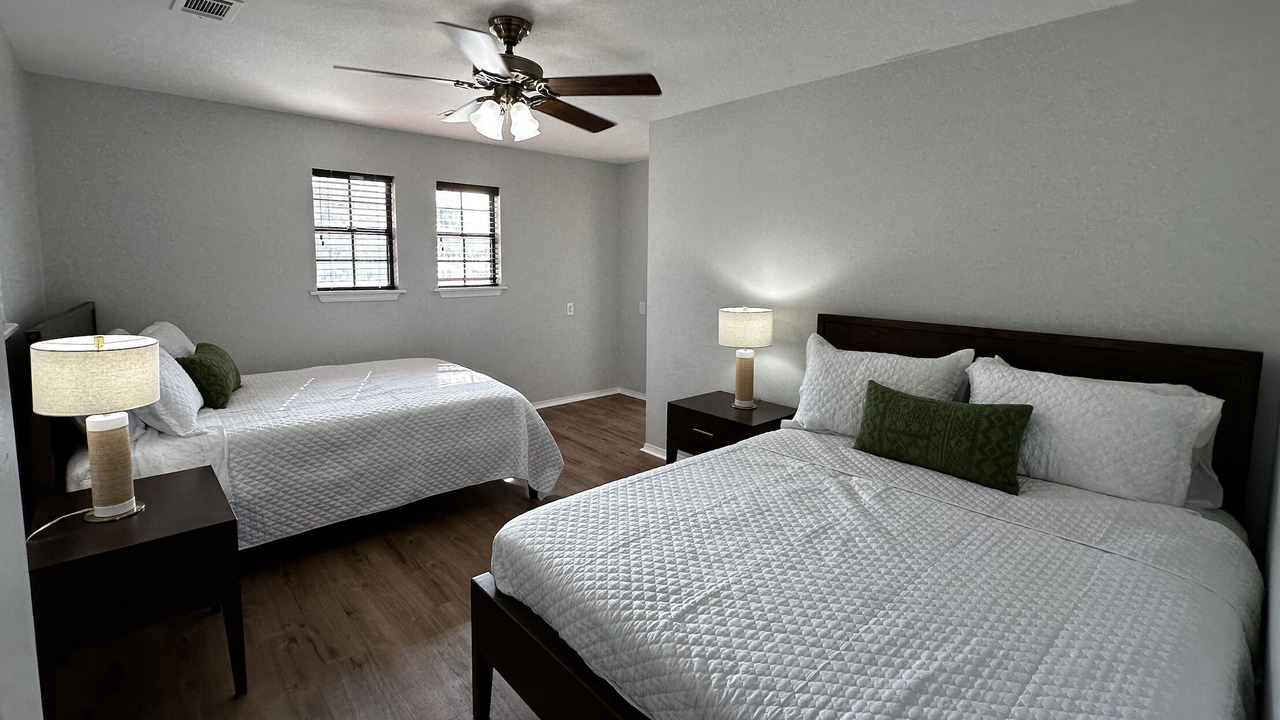 Photo of Bedroom in Daisy
