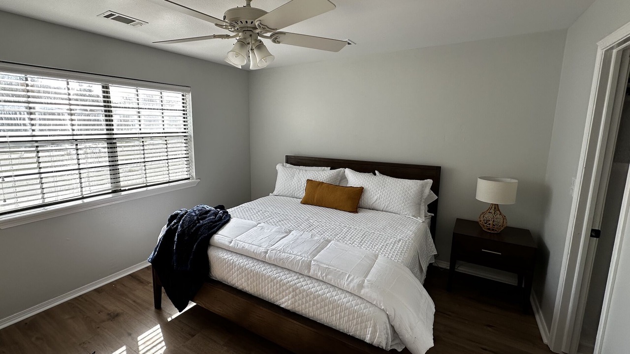 Photo of Bedroom in Daisy
