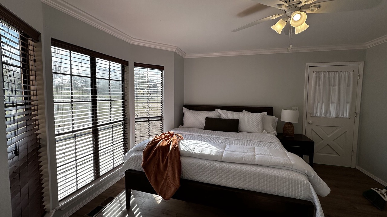 Photo of Bedroom in Daisy