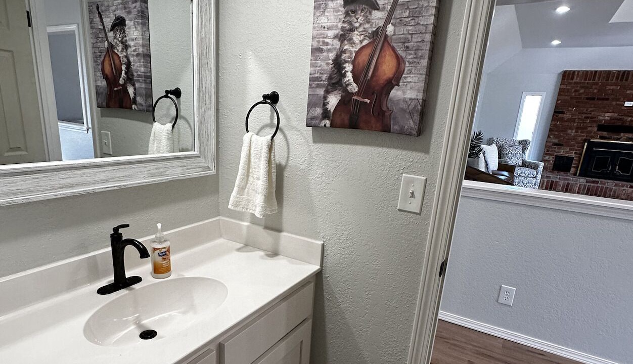 Photo of Bathroom in Daisy