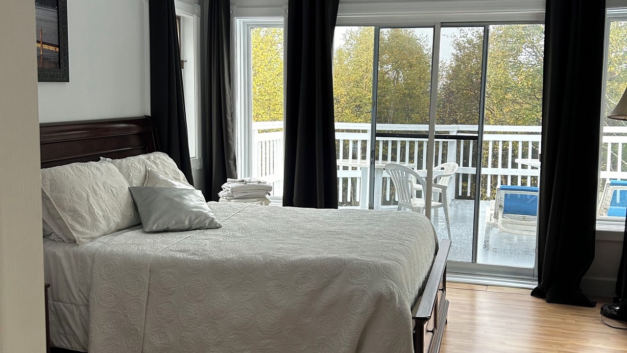 Photo of Bedroom in Baie-St-Paul