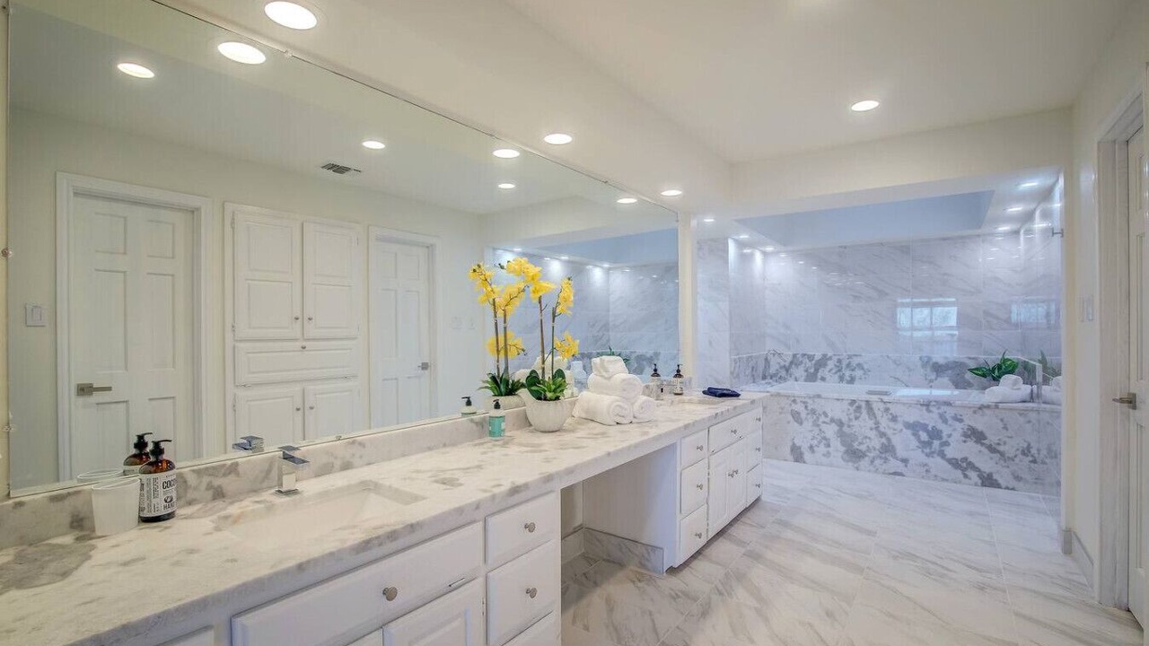 Photo of Bathroom in Rowlett