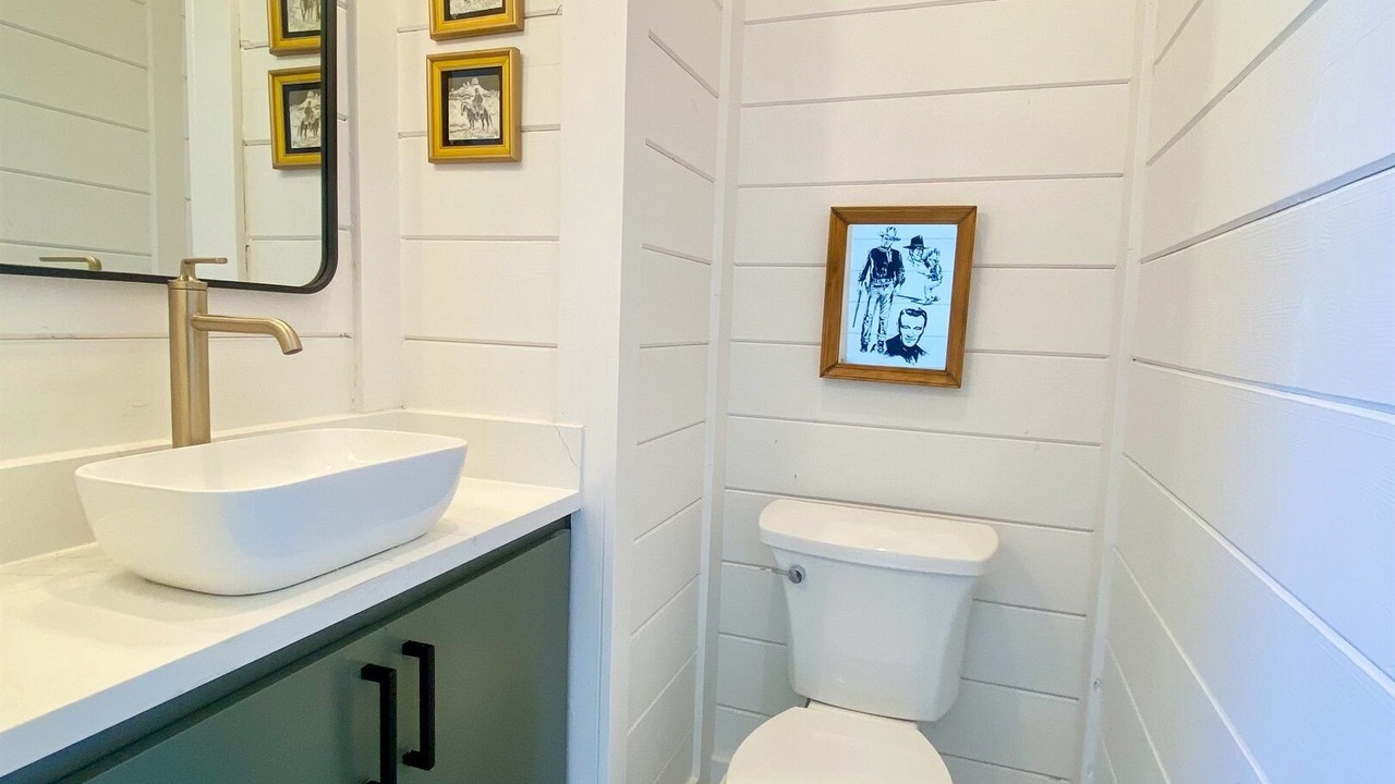 Photo of Bathroom in Broken Bow