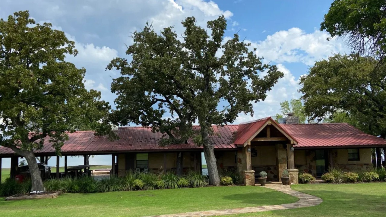 Photo of Outdoor in Buchanan Dam