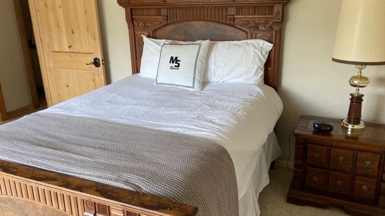 Photo of Bedroom in Buchanan Dam