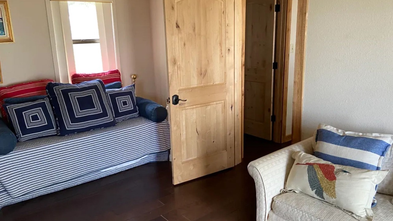 Photo of Livingroom in Buchanan Dam