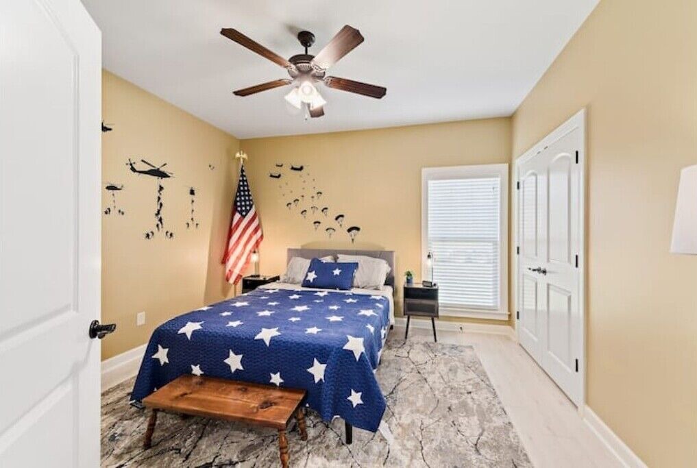 Photo of Bedroom in Enterprise