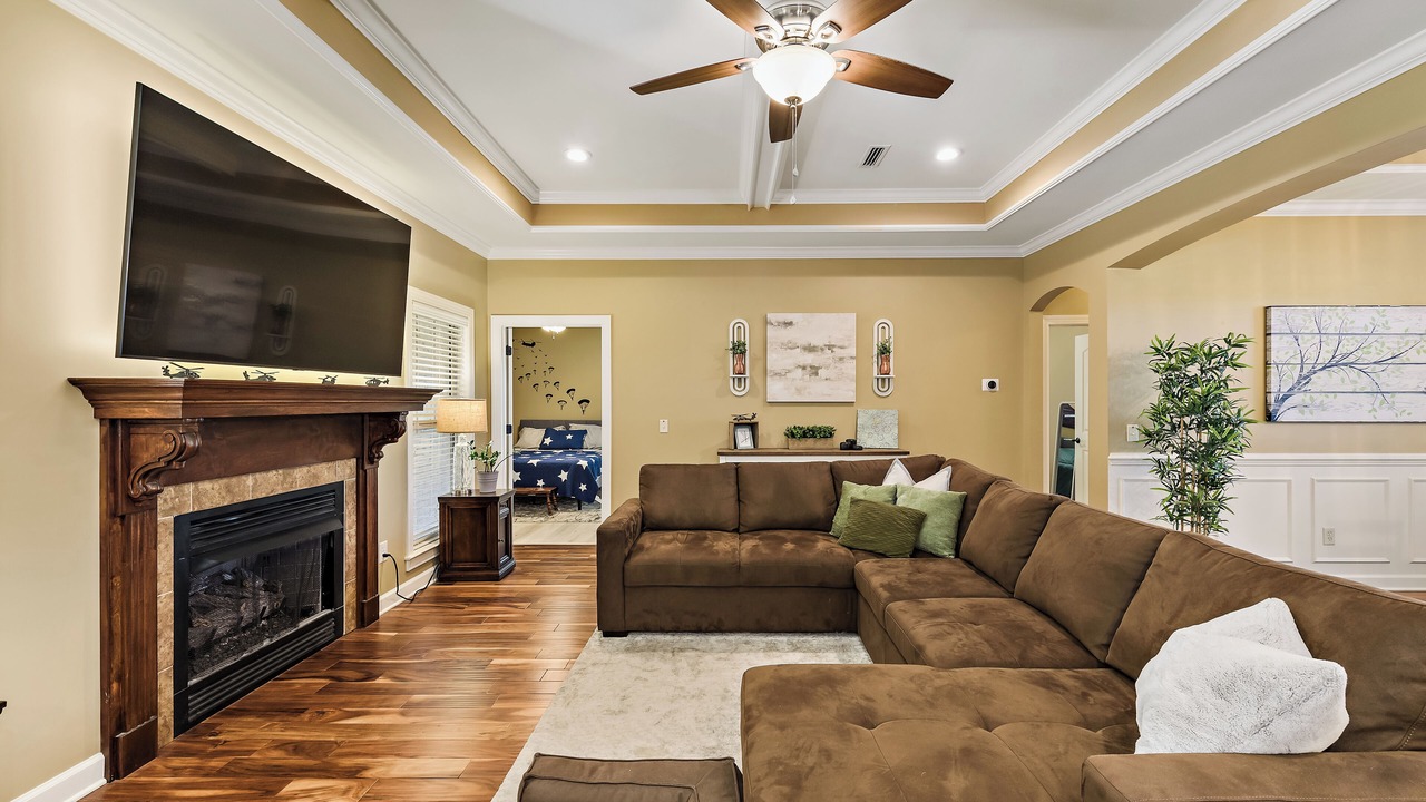 Photo of Livingroom in Enterprise