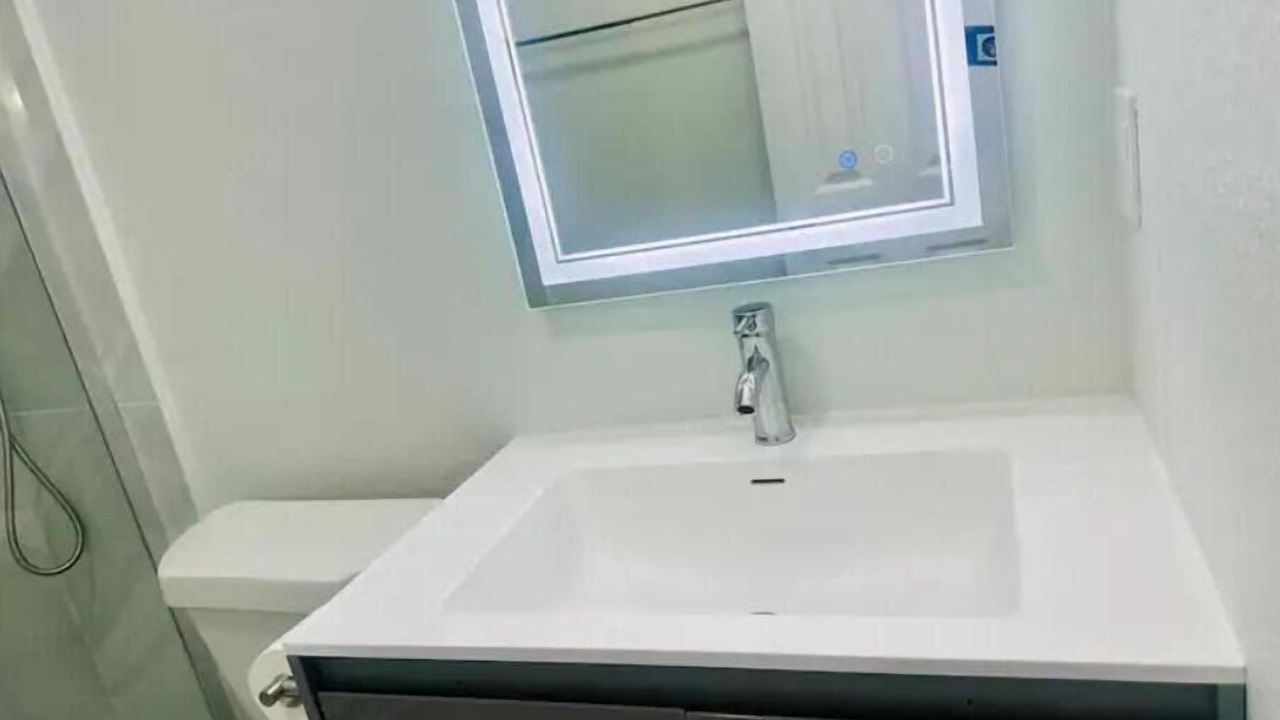 Photo of Bathroom in Central Arlington